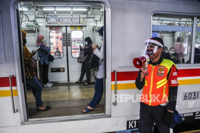 Angkutan Umum Komuter Kembali Dengan Lebih Banyak Alat Pelindung